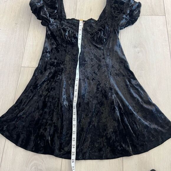 FREE PEOPLE BLACK VELVET DRESS size 6 - Picture 2 of 8